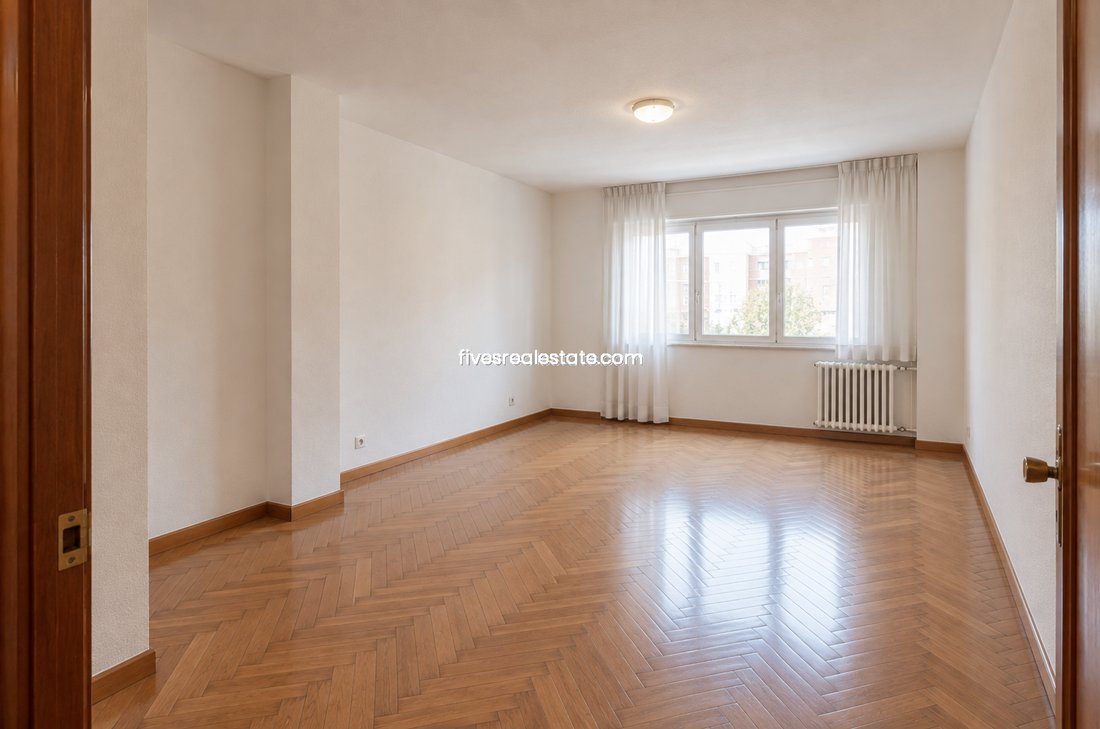 Appartamento a Chamartín, Madrid, Spagna 1 - 18880152