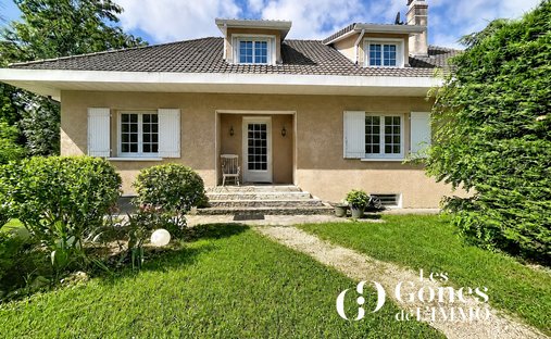 House in Francheville le Haut-Bruissin, Francheville, France 1