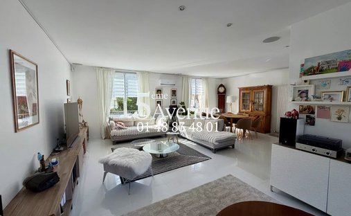 House in Mocquet, Joinville-le-Pont, France 1