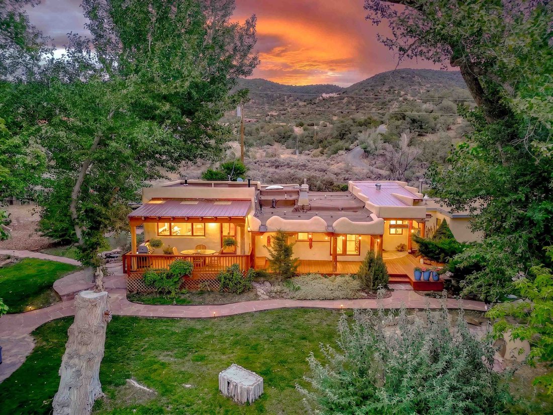 House in Taos, New Mexico, United States 2 - 18888427
