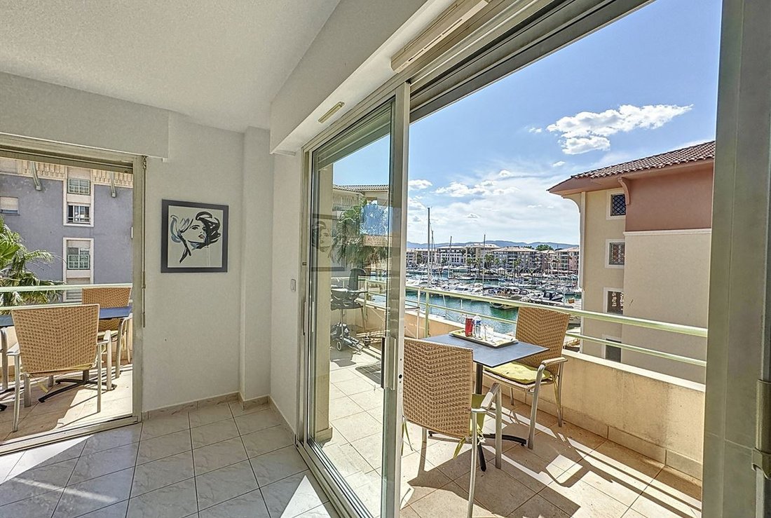 Apartamento en Fréjus, Provenza-Alpes-Costa Azul, Francia 1 - 18880591