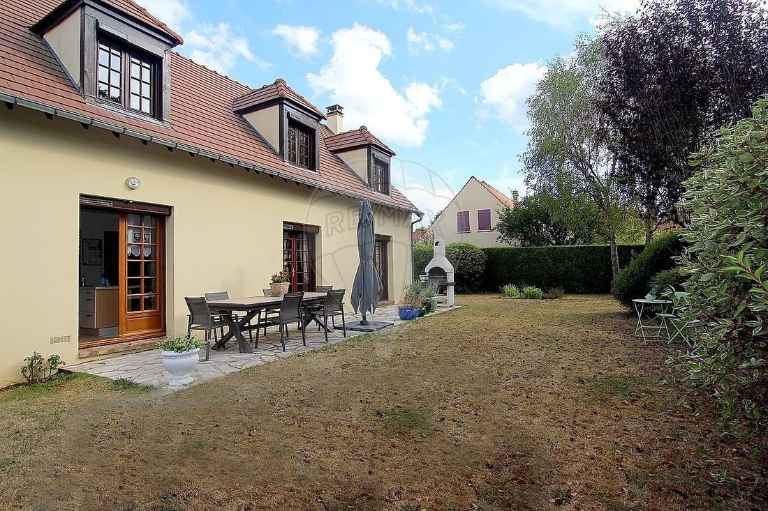 House in Bas Buc, Buc, France 1 - 18884402