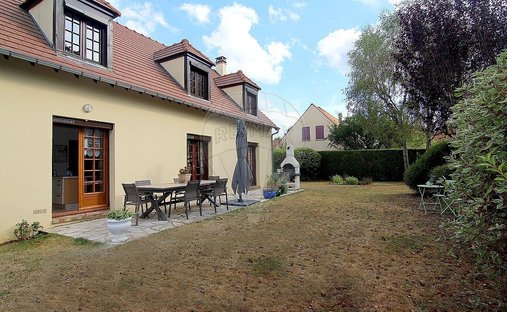 Casa a Bas Buc, Buc, Francia 1