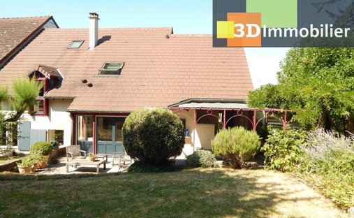 House in Lons-le-Saunier, Bourgogne – Franche-Comté, France 1