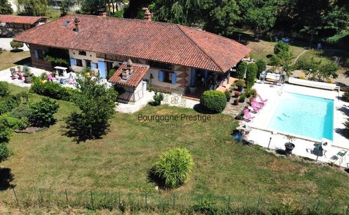 House in Louhans-Châteaurenaud, Bourgogne – Franche-Comté, France 1