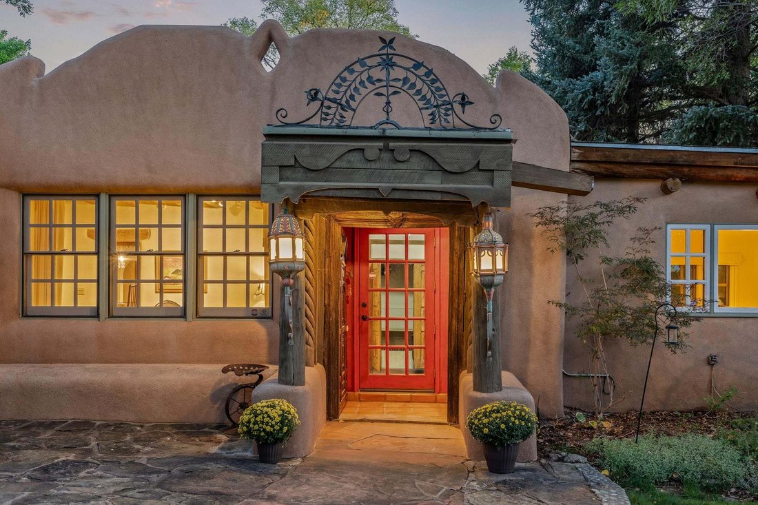 House in Taos, New Mexico, United States 5 - 18888407