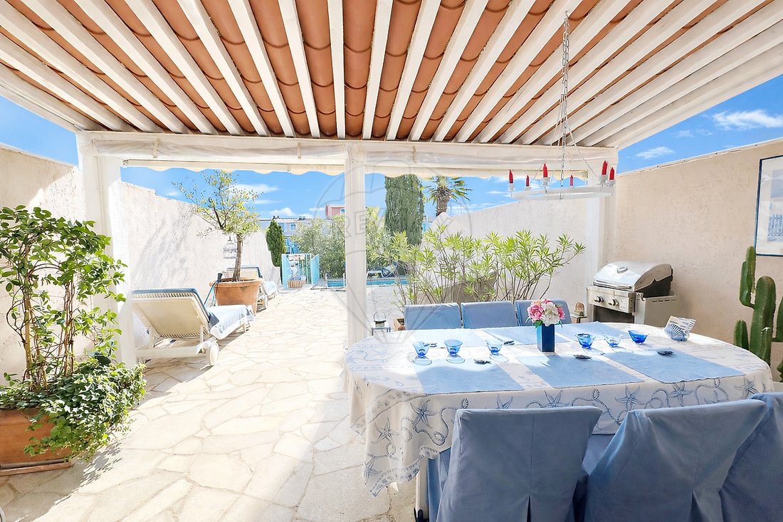 Casa en Grimaud, Provenza-Alpes-Costa Azul, Francia 4 - 18883531