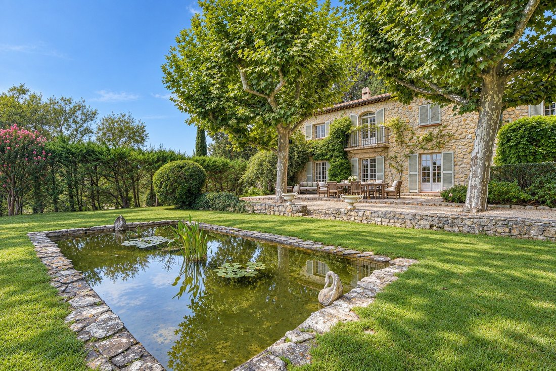 Maison à Châteauneuf-Grasse, Provence-Alpes-Côte d'Azur, France 2 - 17402045