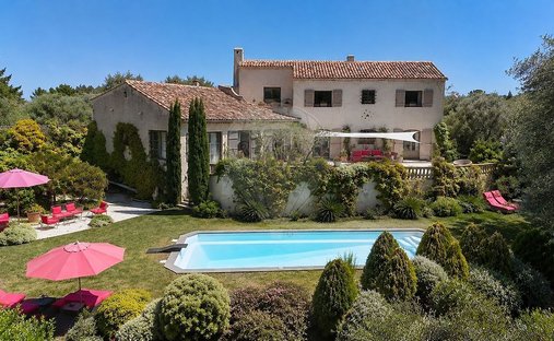 Casa en La Roquette-sur-Var, Provenza-Alpes-Costa Azul, Francia 1