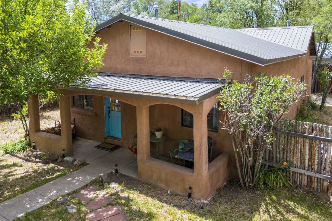 House in Taos, New Mexico, United States 1 - 18888385