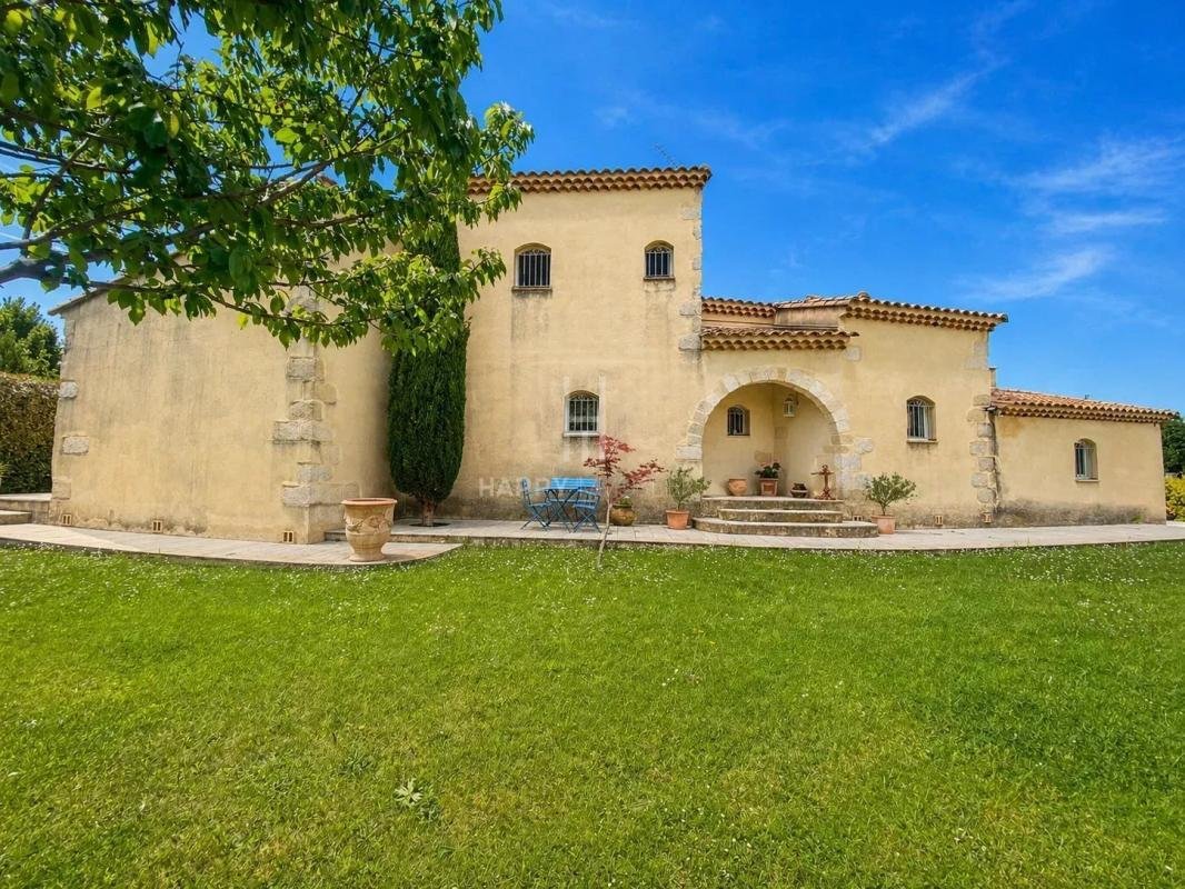 Maison à Fontvieille, Provence-Alpes-Côte d'Azur, France 5 - 18882484