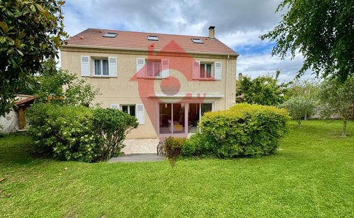 House in Orgeval, Ile-de-France, France 1