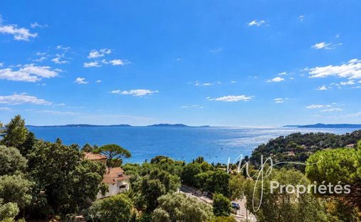 Apartment in Rayol-Canadel-sur-Mer, Provence-Alpes-Côte d'Azur, France 1