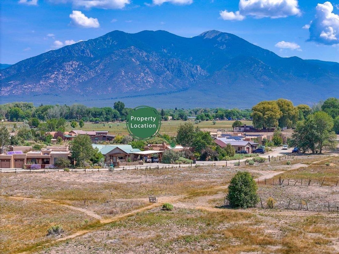 House in Taos, New Mexico, United States 2 - 18888626