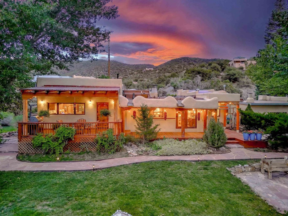 House in Taos, New Mexico, United States 1 - 18888427