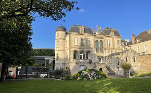 Maison à Centre Ville, Autun, France 1