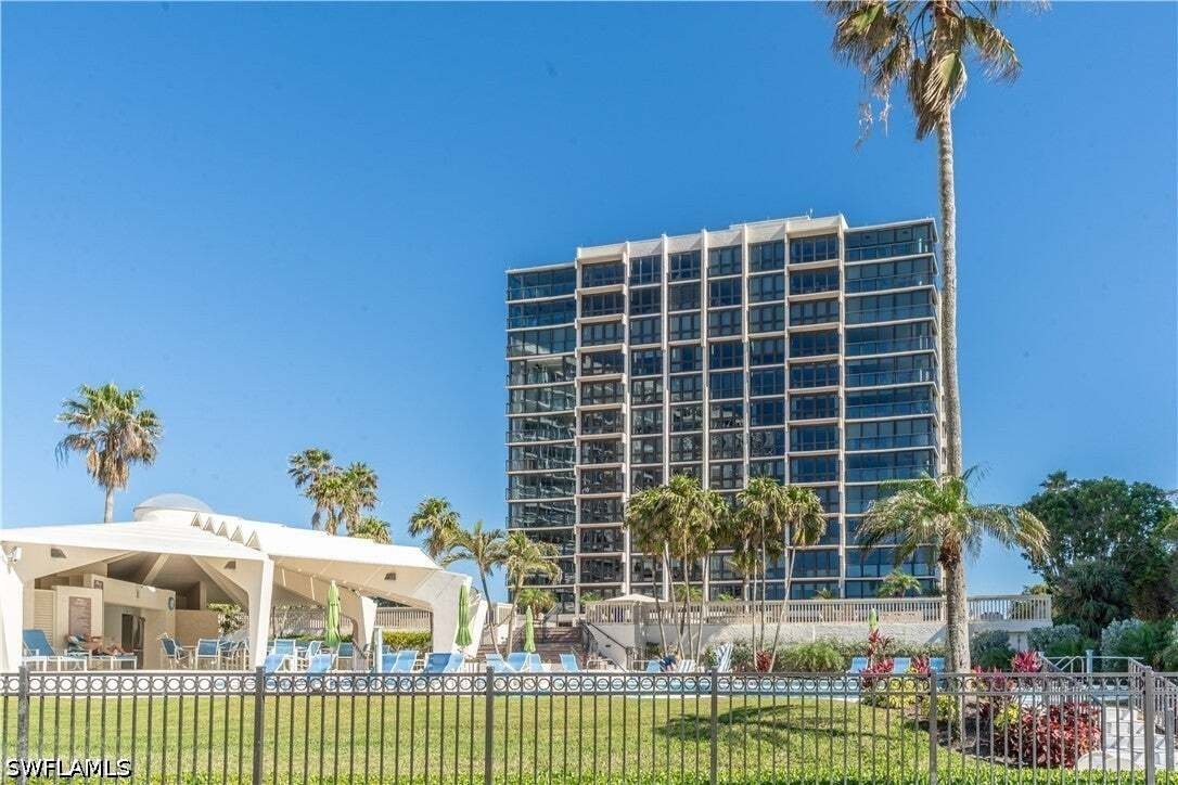 Condo in Naples, Florida, United States 1 - 18889639