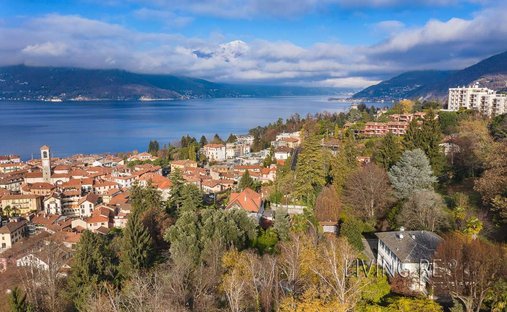 Maison à Luino, Lombardie, Italie 1