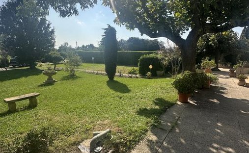 Casa de Campo en La Valentine-Les Hautes Viougues, Salon-de-Provence, Francia 1