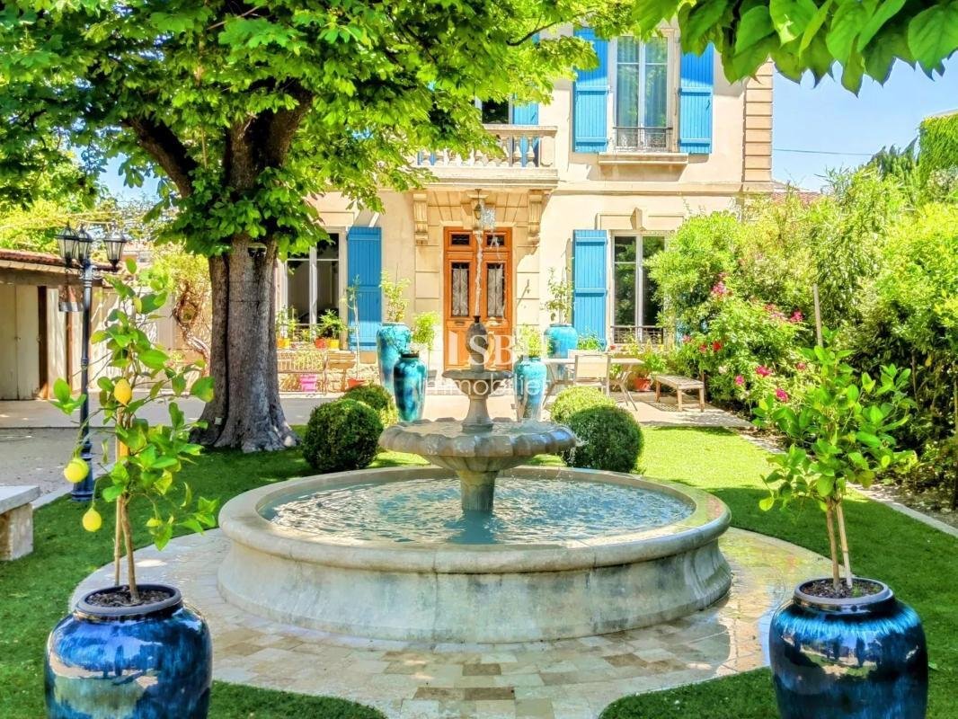 House in Velorgues-Petit Palais, L'Isle-sur-la-Sorgue, France 1 - 18882721