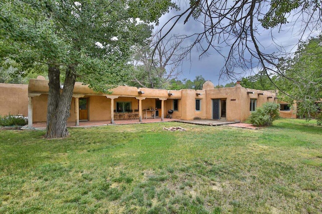 Maison à Taos, Nouveau-Mexique, États-Unis 1 - 18888613