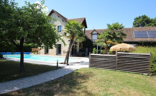 House in Chalon-sur-Saone, Bourgogne – Franche-Comté, France 1