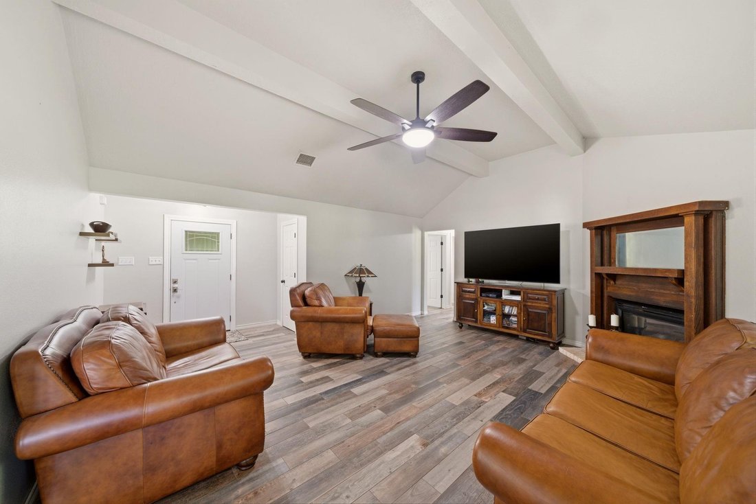 House in Tomball, Texas, United States 5 - 18890447