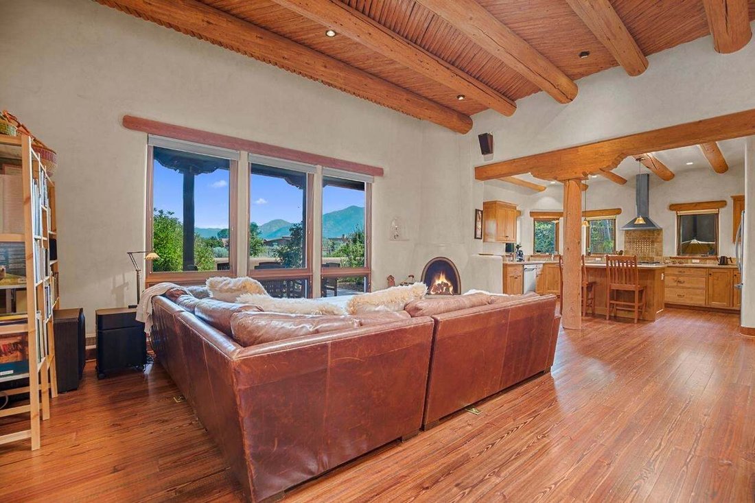 House in Taos, New Mexico, United States 4 - 18888626