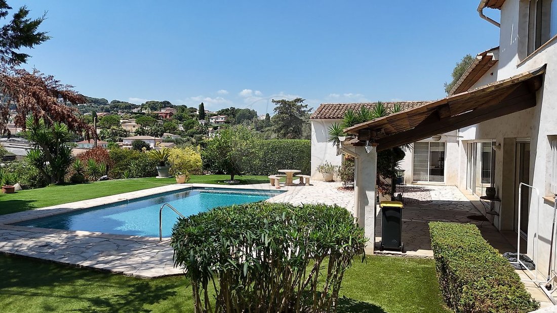 Villa in Antibes, Provence-Alpes-Côte d'Azur, Frankreich 2 - 18883926
