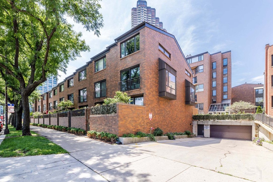 Condo in Chicago, Illinois, United States 1 - 18879791