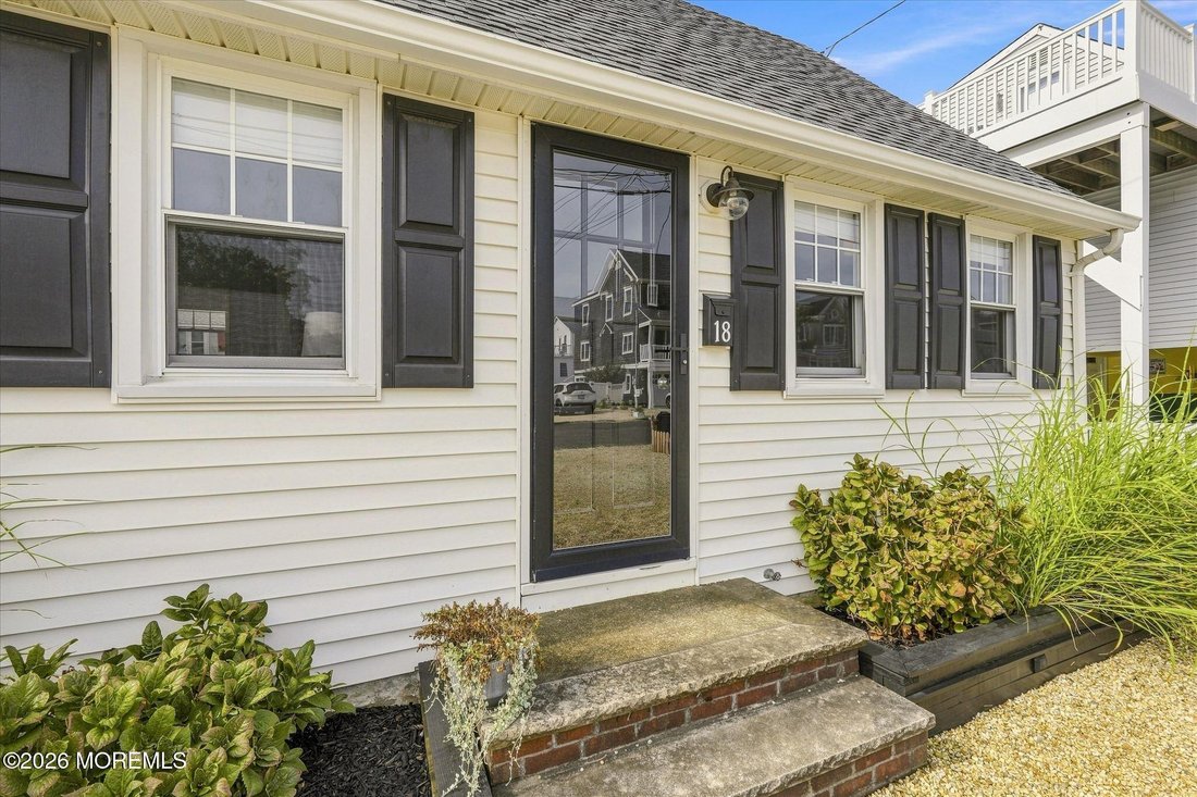 House in Ship Bottom, New Jersey, United States 4 - 18889358