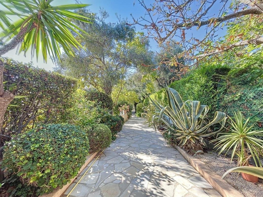 House in Mougins, Provence-Alpes-Côte d'Azur, France 2 - 18884861