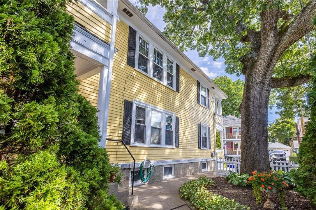 Central Falls, Rhode Island, United States 4 - 18889902