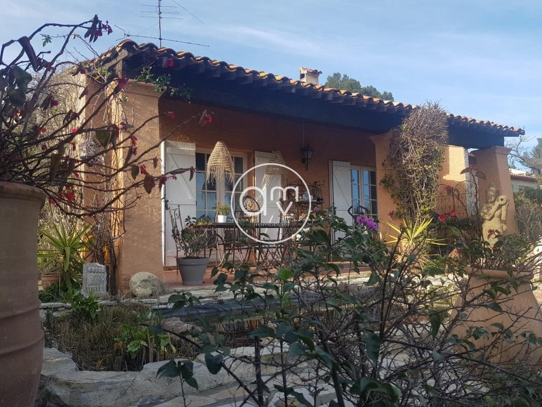 Casa en Hyères, Provenza-Alpes-Costa Azul, Francia 2 - 18885883