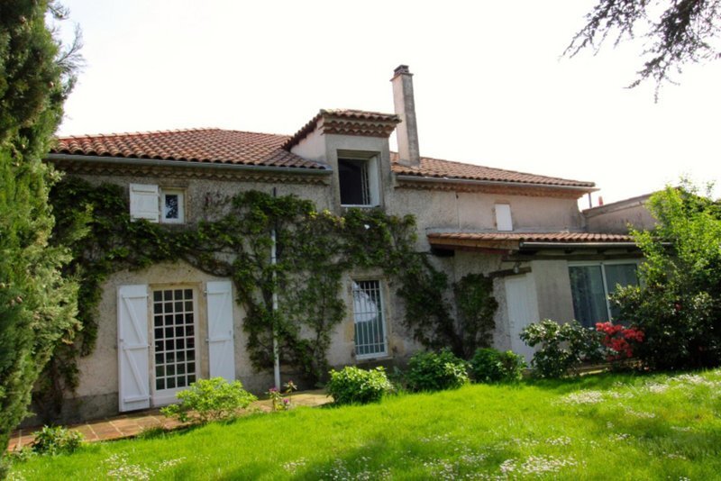 House in École Paul Bert-Lycée Bernard Palissy, Agen, France 3 - 18881718