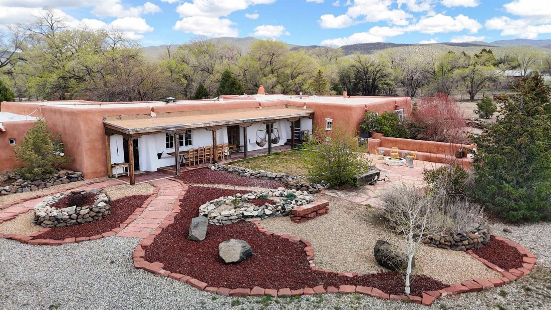 House in Ranchos de Taos, New Mexico, United States 4 - 18888128