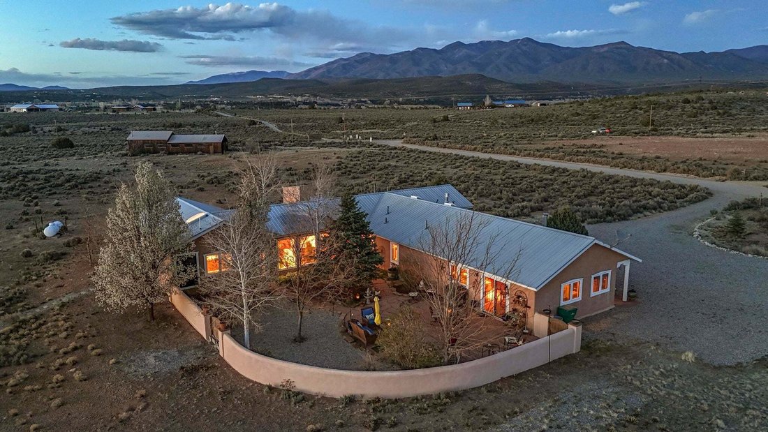 House in Arroyo Hondo, New Mexico, United States 3 - 18888588