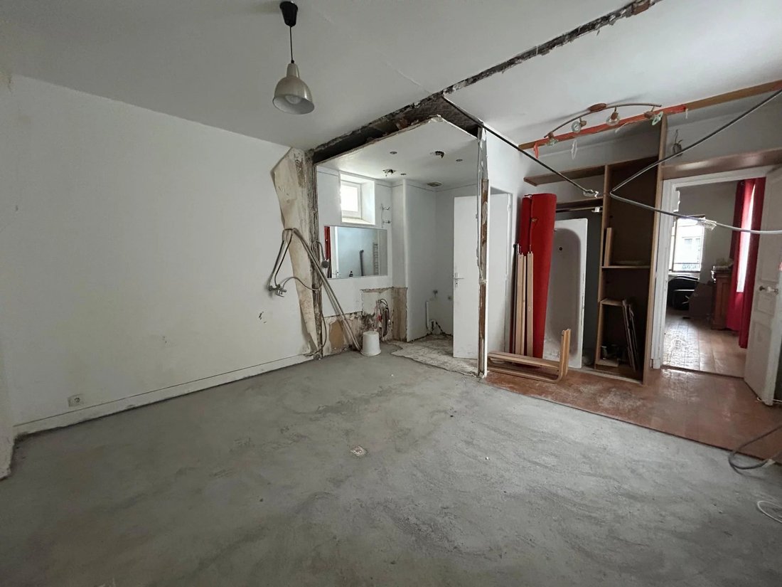 Apartment in Montmartre, Paris 18e Arrondissement, Paris 3 - 18880228