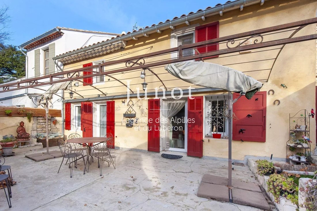 Casa en Saint-Remy-de-Provence, Provenza-Alpes-Costa Azul, Francia 1 - 18884994