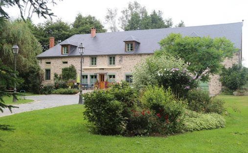 Landhaus in Montsauche-les-Settons, Bourgogne-Franche-Comté, Frankreich 1