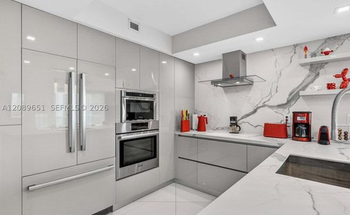Condo in Golden Beach, Florida, United States 1