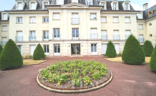 Apartment in Notre Dame, Versailles, France 1