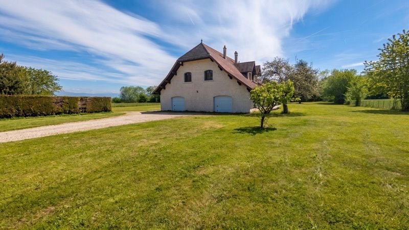 Casa a Les Abrets en Dauphiné, Auvergne-Rodano-Alpi, Francia 1 - 18881633