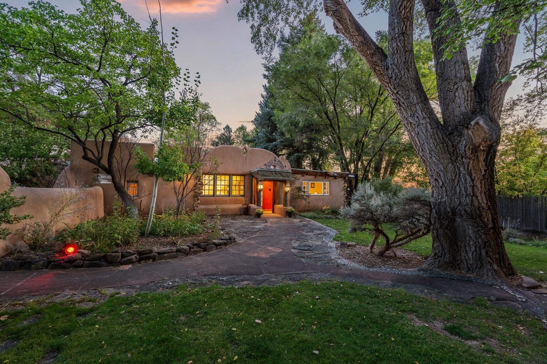 House in Taos, New Mexico, United States 1 - 18888407