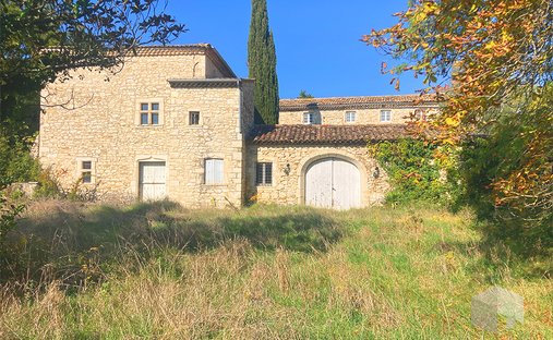 Haus in Puygiron, Auvergne-Rhone-Alpen, Frankreich 1