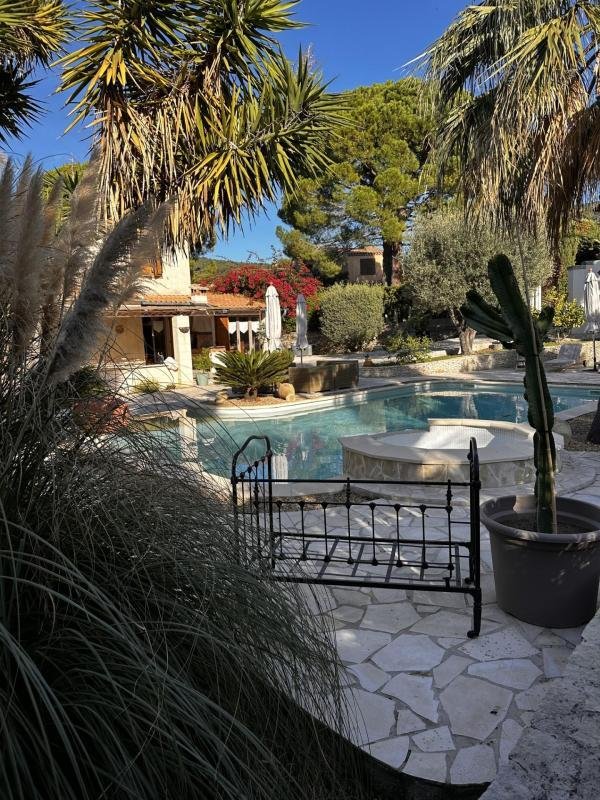 Villa à Ceyreste, Provence-Alpes-Côte d'Azur, France 1 - 18884718
