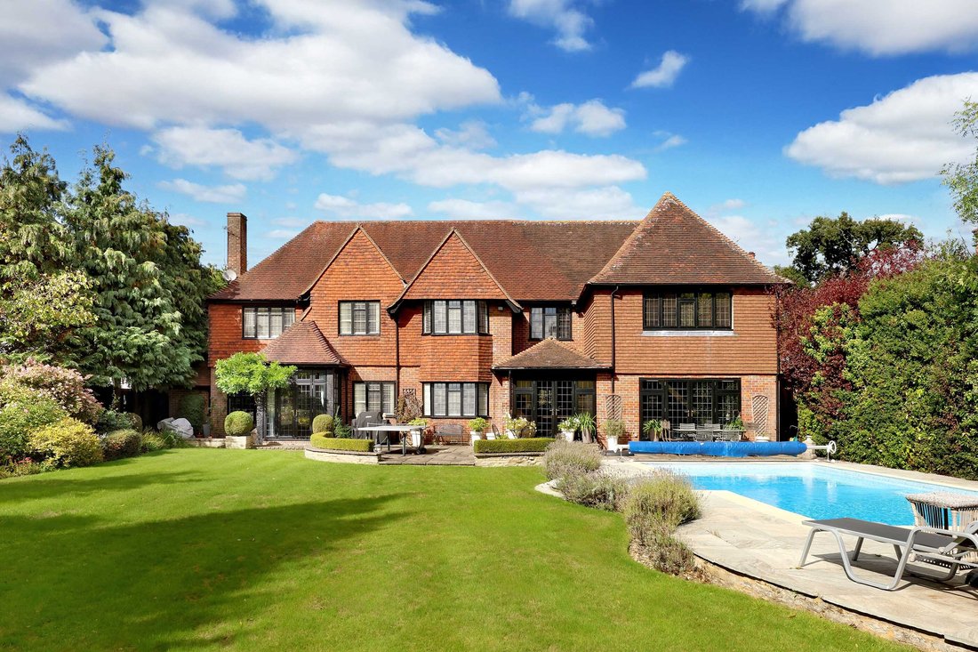 House in Tatling End, Gerrards Cross, England 3 - 18879949