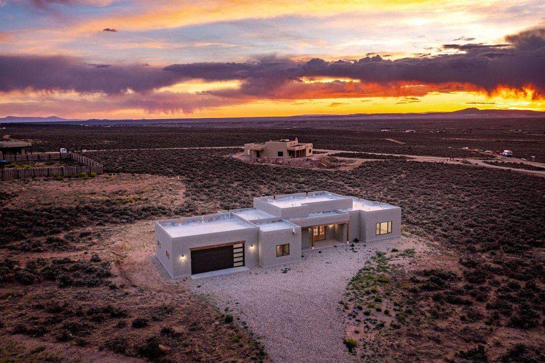 House in Ranchos de Taos, New Mexico, United States 2 - 18888439