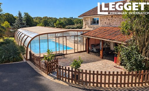 House in Mialet, Nouvelle-Aquitaine, France 1