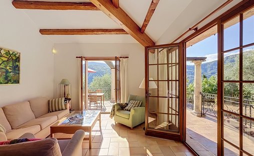 Villa in Levens, Provence-Alpes-Côte d'Azur, France 1